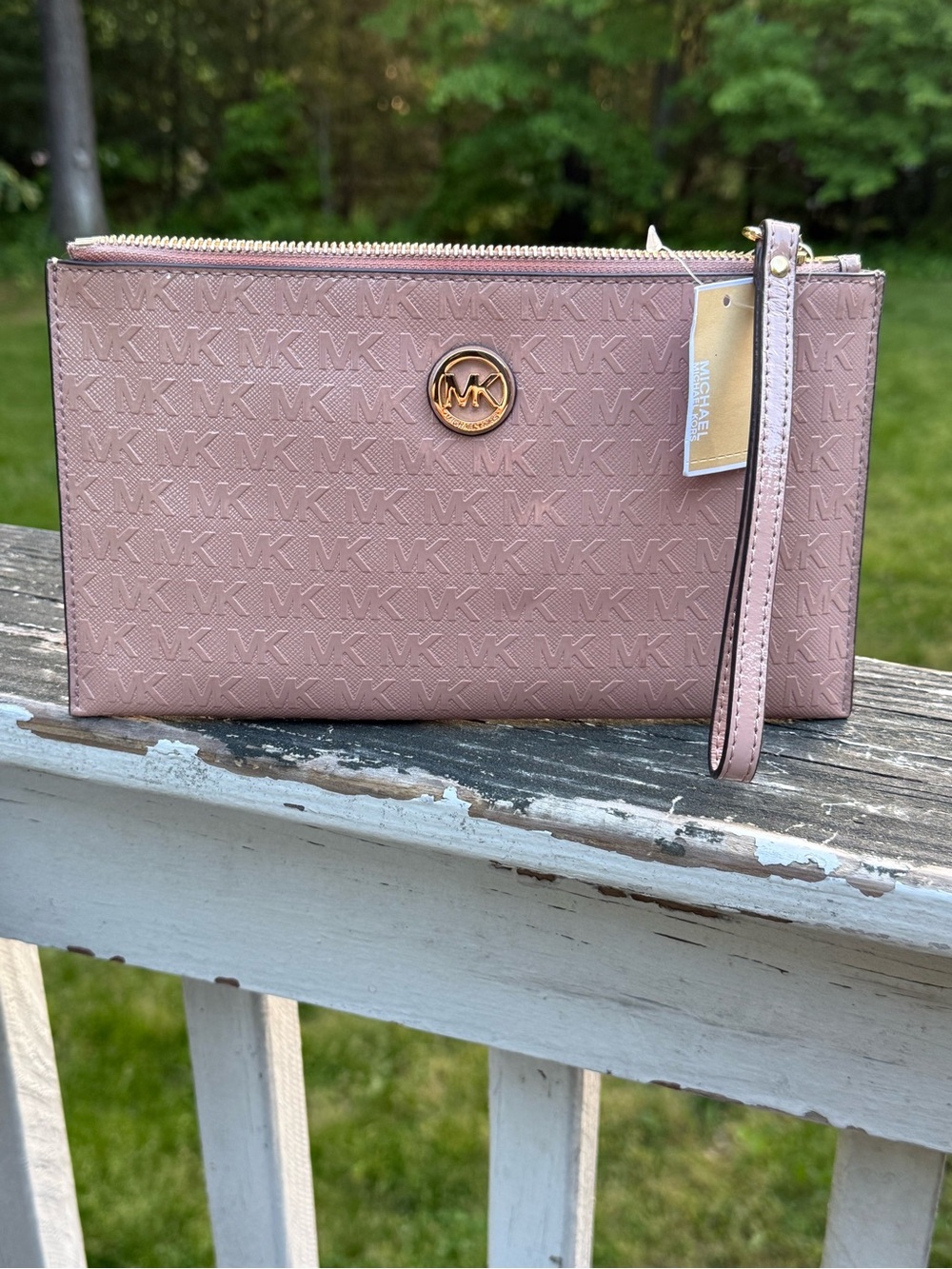 NWT MICHAEL KORS FULTON LARGE LEATHER ZIP CLUTCH- FAWN